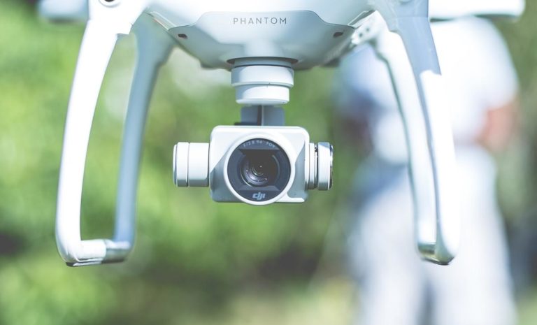 Najważniejsze cechy i zalety nowoczesnych dronów
