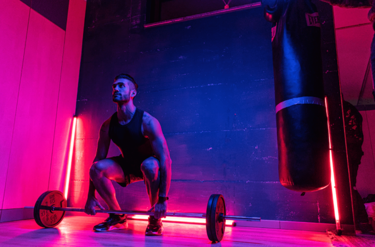 Mity w branży fitness, których znajomość pomoże wybrać odpowiedni trening i sprzęt w sklepie sportowym
